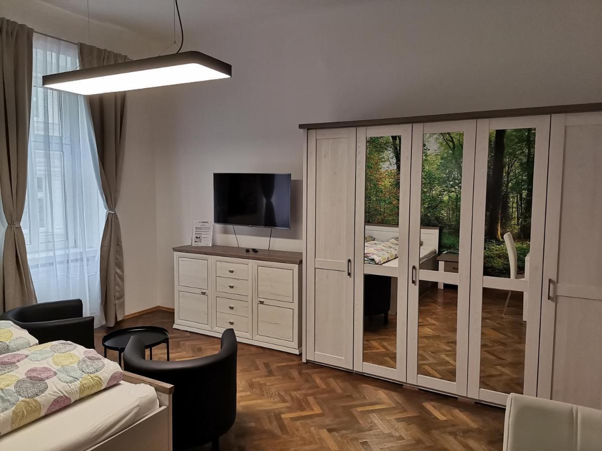 Apartments Near Schoenbrunn เวียนนา ภายนอก รูปภาพ
